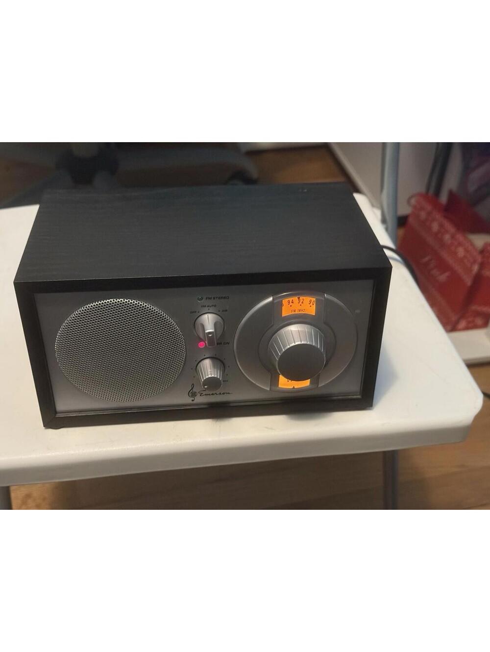 Emerson AM/FM Stereo Radio Model NR30  Working 9x4x5” Black & Sliver